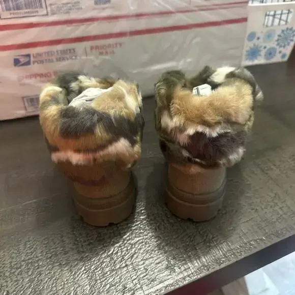 Rocket Dog Pilot Olive Lace Up Faux Fur Trim Ankle Boots - Picture 3 of 4